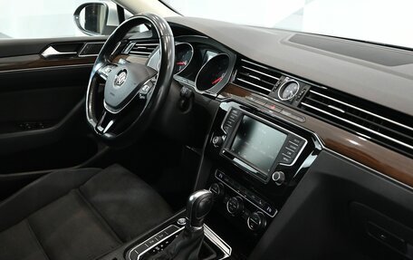 Volkswagen Passat B8 рестайлинг, 2015 год, 1 699 000 рублей, 13 фотография
