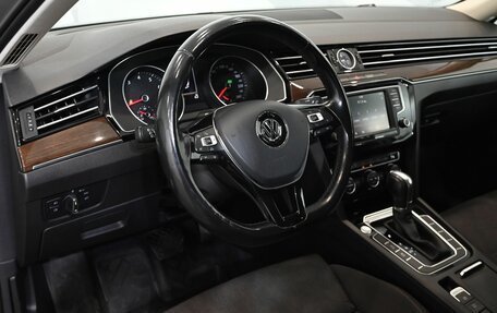 Volkswagen Passat B8 рестайлинг, 2015 год, 1 699 000 рублей, 14 фотография