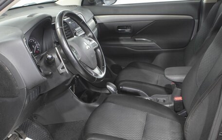 Mitsubishi Outlander III рестайлинг 3, 2012 год, 1 399 000 рублей, 17 фотография