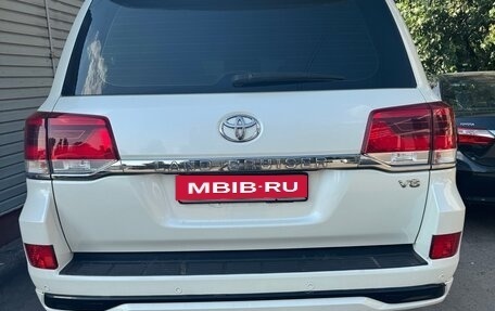 Toyota Land Cruiser 200, 2016 год, 5 300 000 рублей, 2 фотография