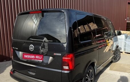 Volkswagen Multivan T6 рестайлинг, 2022 год, 7 350 000 рублей, 3 фотография