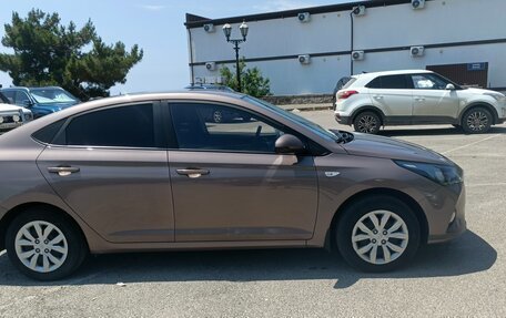 Hyundai Solaris II рестайлинг, 2021 год, 1 400 000 рублей, 3 фотография