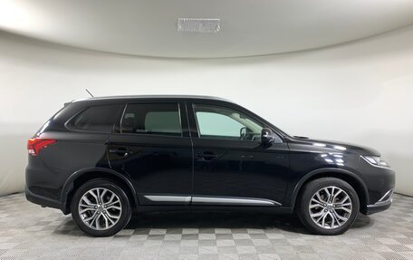Mitsubishi Outlander III рестайлинг 3, 2016 год, 1 777 000 рублей, 4 фотография