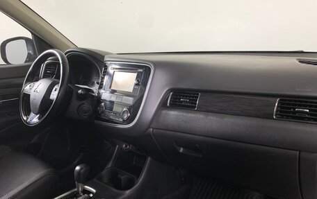 Mitsubishi Outlander III рестайлинг 3, 2016 год, 1 777 000 рублей, 13 фотография