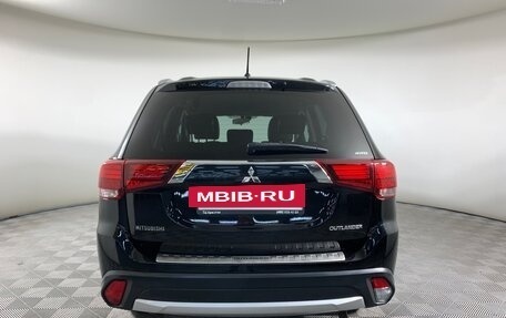Mitsubishi Outlander III рестайлинг 3, 2016 год, 1 777 000 рублей, 6 фотография