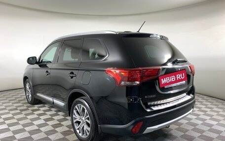 Mitsubishi Outlander III рестайлинг 3, 2016 год, 1 777 000 рублей, 7 фотография