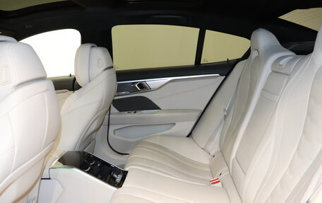 BMW 8 серия, 2019 год, 6 850 000 рублей, 12 фотография