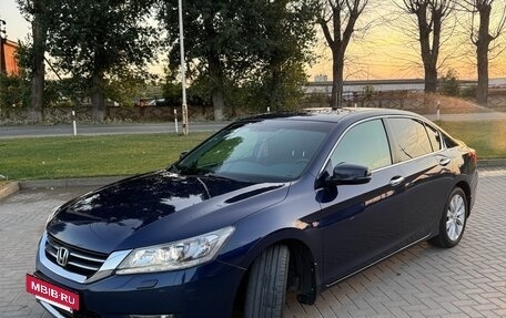 Honda Accord IX рестайлинг, 2013 год, 2 050 000 рублей, 3 фотография
