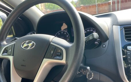 Hyundai Solaris II рестайлинг, 2012 год, 950 000 рублей, 9 фотография