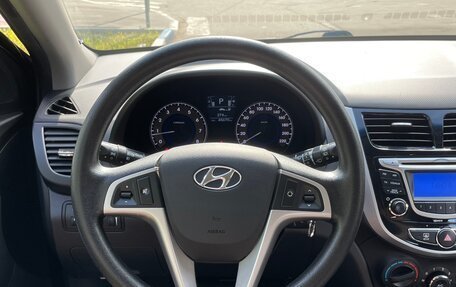 Hyundai Solaris II рестайлинг, 2012 год, 950 000 рублей, 10 фотография