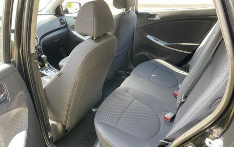 Hyundai Solaris II рестайлинг, 2012 год, 950 000 рублей, 23 фотография