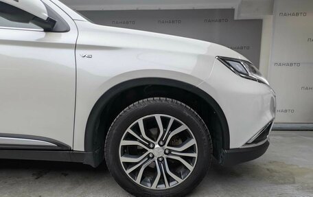 Mitsubishi Outlander III рестайлинг 3, 2016 год, 1 735 000 рублей, 8 фотография