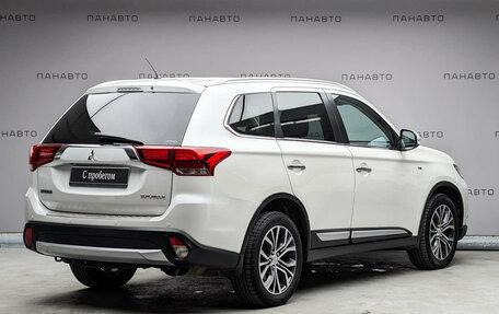 Mitsubishi Outlander III рестайлинг 3, 2016 год, 1 735 000 рублей, 2 фотография