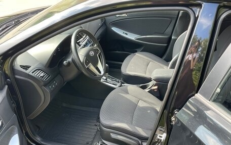 Hyundai Solaris II рестайлинг, 2012 год, 950 000 рублей, 21 фотография