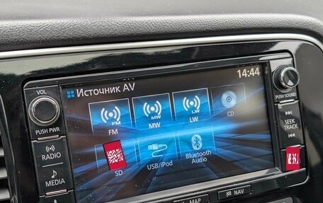 Mitsubishi Outlander III рестайлинг 3, 2016 год, 1 735 000 рублей, 20 фотография