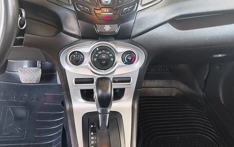 Ford Fiesta, 2015 год, 950 000 рублей, 3 фотография