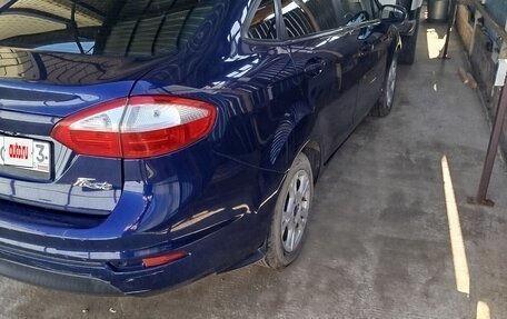 Ford Fiesta, 2015 год, 950 000 рублей, 4 фотография