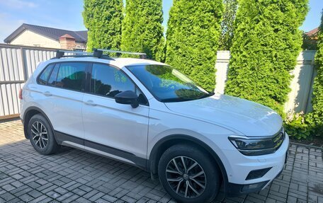 Volkswagen Tiguan II, 2018 год, 2 800 000 рублей, 1 фотография