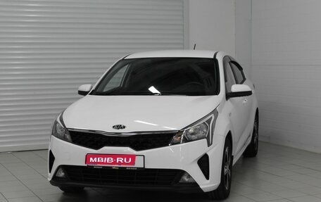 KIA Rio IV, 2021 год, 1 720 000 рублей, 1 фотография