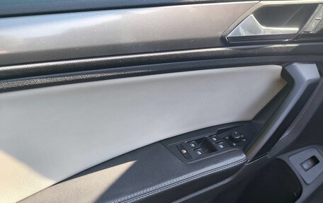 Volkswagen Tiguan II, 2018 год, 2 800 000 рублей, 9 фотография