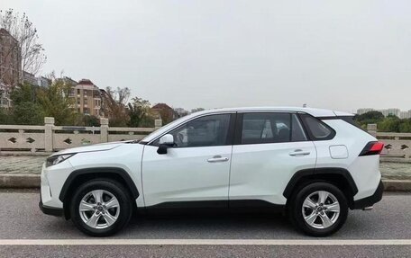 Toyota RAV4, 2021 год, 2 182 892 рублей, 3 фотография