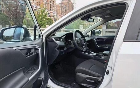 Toyota RAV4, 2021 год, 2 182 892 рублей, 7 фотография