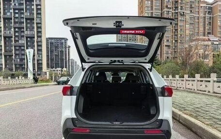 Toyota RAV4, 2021 год, 2 182 892 рублей, 9 фотография
