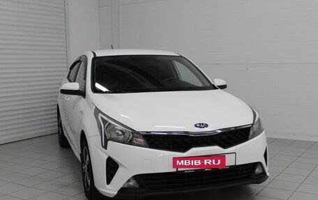 KIA Rio IV, 2021 год, 1 720 000 рублей, 3 фотография