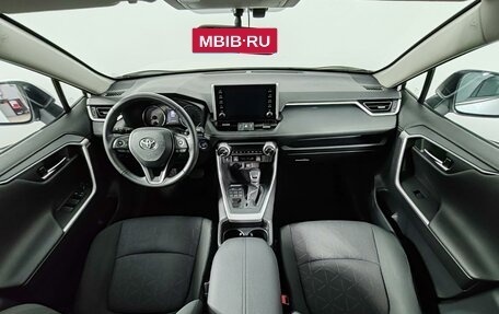 Toyota RAV4, 2019 год, 2 775 000 рублей, 14 фотография