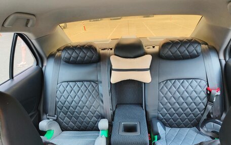 Toyota Yaris III рестайлинг, 2006 год, 800 000 рублей, 3 фотография