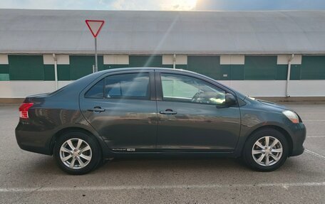 Toyota Yaris III рестайлинг, 2006 год, 800 000 рублей, 11 фотография