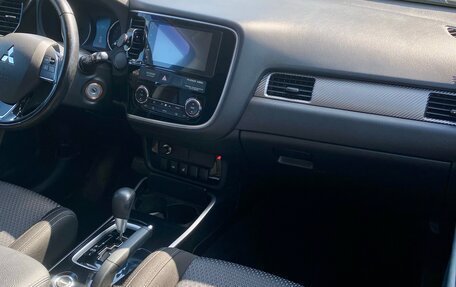 Mitsubishi Outlander III рестайлинг 3, 2017 год, 1 900 000 рублей, 7 фотография