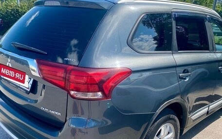 Mitsubishi Outlander III рестайлинг 3, 2017 год, 1 900 000 рублей, 4 фотография