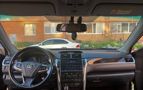 Toyota Camry, 2017 год, 2 200 000 рублей, 10 фотография