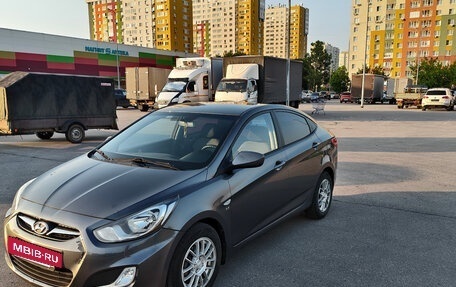 Hyundai Solaris II рестайлинг, 2014 год, 655 000 рублей, 2 фотография
