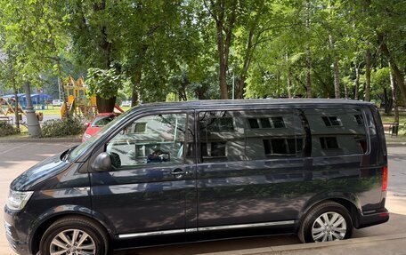 Volkswagen Caravelle T6 рестайлинг, 2019 год, 5 000 000 рублей, 2 фотография