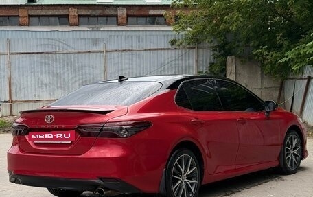 Toyota Camry, 2021 год, 3 090 000 рублей, 2 фотография