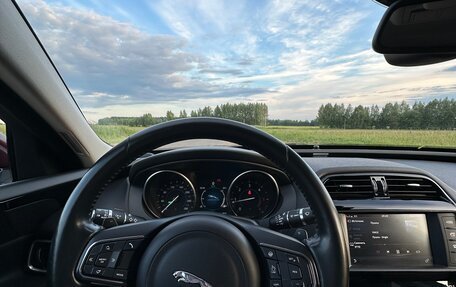 Jaguar XE I рестайлинг, 2017 год, 1 890 000 рублей, 8 фотография