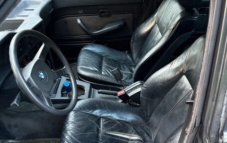 BMW 5 серия, 1986 год, 300 000 рублей, 10 фотография