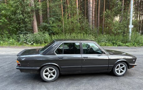 BMW 5 серия, 1986 год, 300 000 рублей, 7 фотография