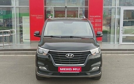 Hyundai H-1 II рестайлинг, 2021 год, 3 895 000 рублей, 2 фотография