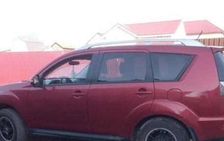 Mitsubishi Outlander III рестайлинг 3, 2010 год, 1 100 000 рублей, 2 фотография