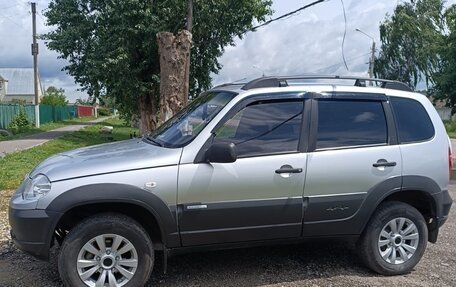 Chevrolet Niva I рестайлинг, 2011 год, 605 000 рублей, 2 фотография