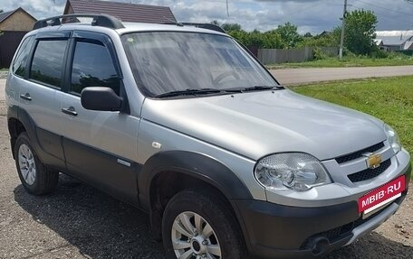 Chevrolet Niva I рестайлинг, 2011 год, 605 000 рублей, 6 фотография
