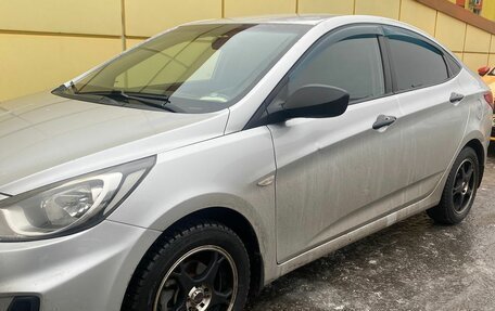 Hyundai Solaris II рестайлинг, 2012 год, 500 000 рублей, 7 фотография