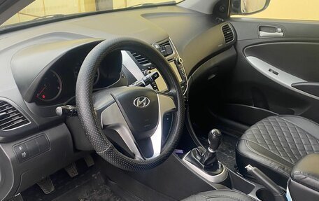 Hyundai Solaris II рестайлинг, 2012 год, 500 000 рублей, 9 фотография