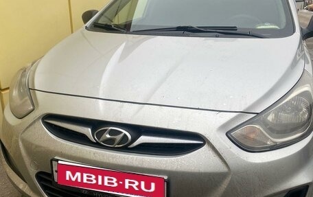 Hyundai Solaris II рестайлинг, 2012 год, 500 000 рублей, 5 фотография