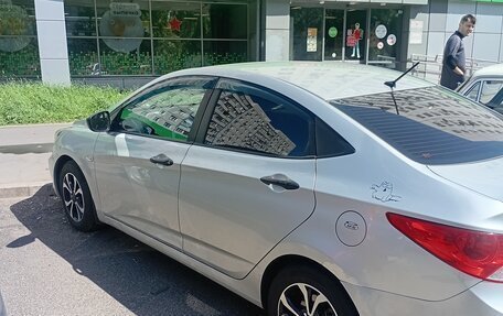 Hyundai Solaris II рестайлинг, 2012 год, 500 000 рублей, 18 фотография