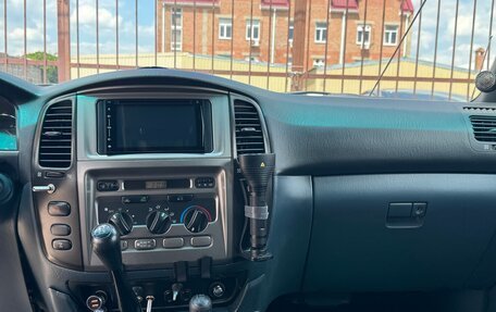 Toyota Land Cruiser 100 рестайлинг 2, 2005 год, 4 400 000 рублей, 14 фотография