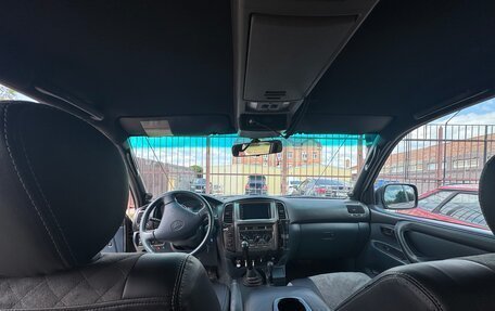 Toyota Land Cruiser 100 рестайлинг 2, 2005 год, 4 400 000 рублей, 16 фотография